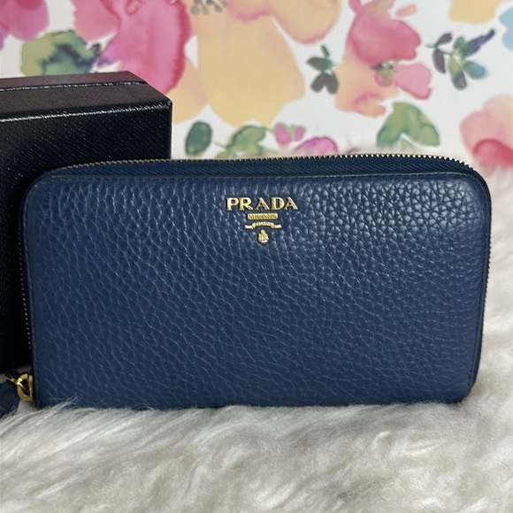 💯Authentic Prada Navy Leather Zip Wallet🍀 - Picture 2 of 13